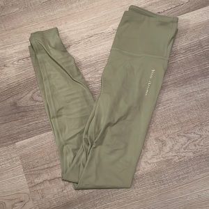 Vitae Apparel Green Leggings